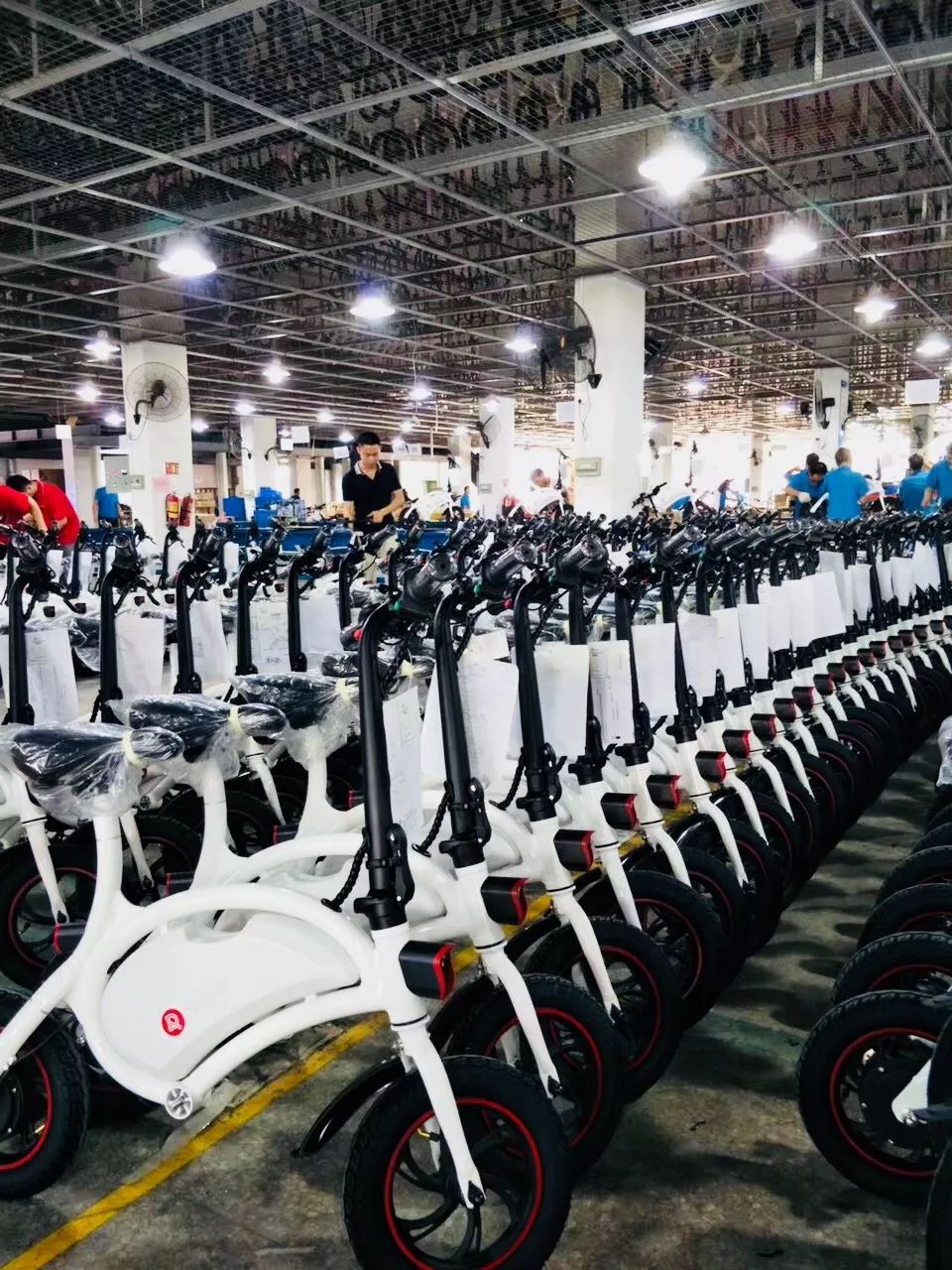 技術(shù)驅(qū)動(dòng)革新 大魚智行車?yán)钔脒x胡潤30歲以下創(chuàng)業(yè)領(lǐng)袖榜，彰顯電動(dòng)車行業(yè)創(chuàng)新力量